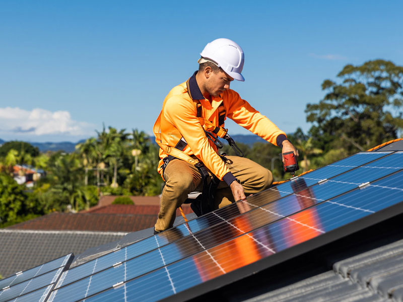 Zeoluff's engineers install photovoltaic panels on the roof